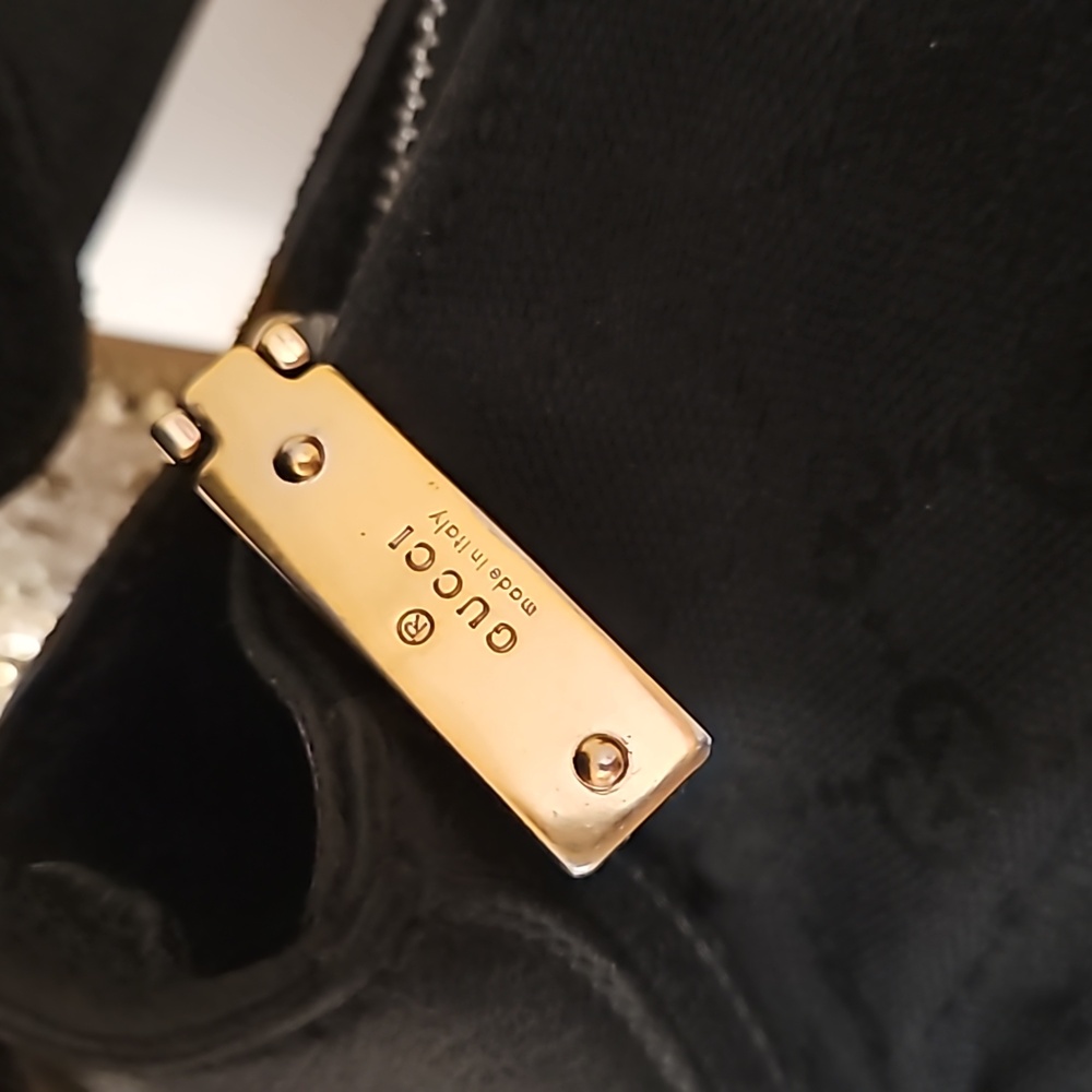 Gucci Guccissima Shoulder Bag; Price reflects wears, sales final, no return - Picture 3 of 16